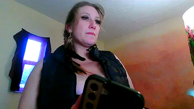 Snapshot of lilyhornyhousewife chatting on February 26, 4:45 pm lilyhornyhousewife online show from February 26, 4:45 pm