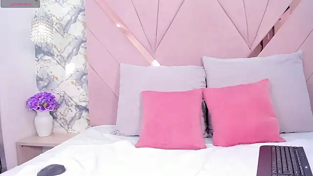 kaylin jann online show from November 6, 6:09 pm