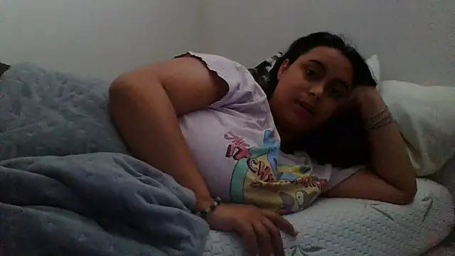 Snapshot of cinnaminnie chatting on October 18, 3:35 pm cinnaminnie online show from October 18, 3:35 pm