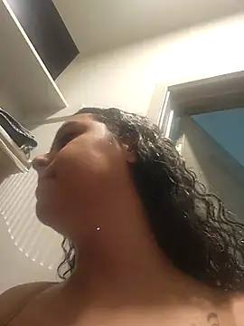 Snapshot of cinnaminnie chatting on January 17, 3:50 pm cinnaminnie online show from January 17, 3:50 pm