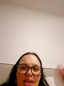 Jujuicy 97 online show from November 21, 6:45 am