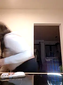 Jujuicy 97 online show from December 3, 6:39 pm