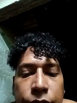 Snapshot of 21cmdegloria chatting on December 9, 7:50 am 21cmdegloria online show from December 9, 7:50 am