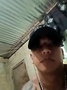 Snapshot of 21cmdegloria chatting on January 20, 8:09 am 21cmdegloria online show from January 20, 8:09 am