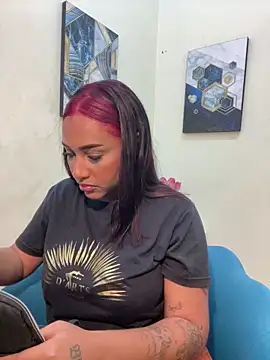 Snapshot of MaverickGray chatting on February 13, 1:15 pm MaverickGray online show from February 13, 1:15 pm
