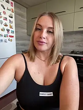 Cute Hot Alice online show from May 5, 1:19 pm