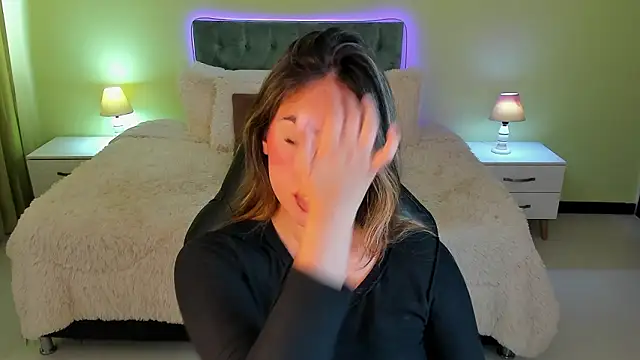 Snapshot of _Charlotte_evans_1 chatting on March 20, 4:01 pm Charlotte evans 1 online show from March 20, 4:01 pm