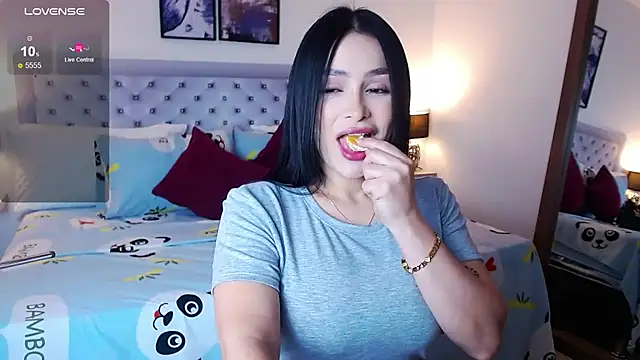 sarascottt online show from May 12, 2:47 pm