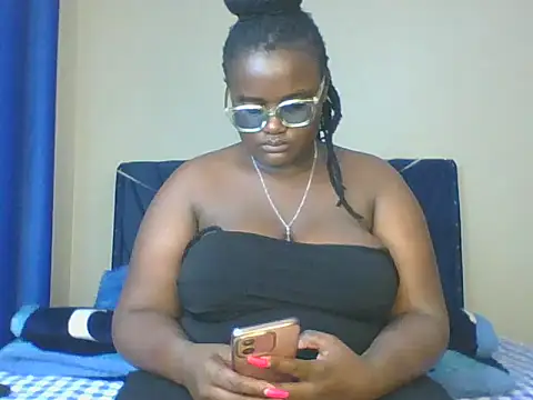Snapshot of Montel_Montel_ chatting on January 16, 12:12 am Montel Montel online show from January 16, 12:12 am