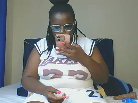 Snapshot of Montel_Montel_ chatting on January 24, 8:22 pm Montel Montel online show from January 24, 8:22 pm