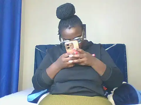 Snapshot of Montel_Montel_ chatting on February 2, 3:43 am Montel Montel online show from February 2, 3:43 am