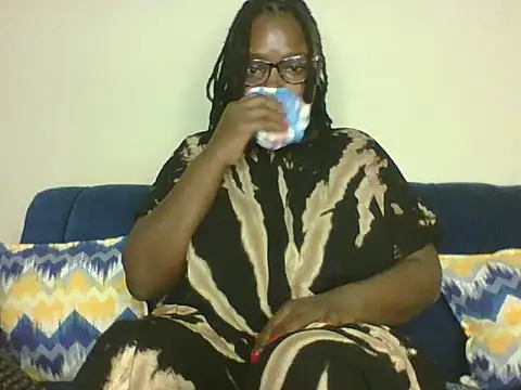 Snapshot of Montel_Montel_ chatting on February 14, 8:22 am Montel Montel online show from February 14, 8:22 am