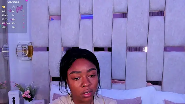 Snapshot of mia_schwarz chatting on December 9, 9:16 pm mia schwarz online show from December 9, 9:16 pm