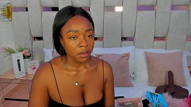 Snapshot of mia_schwarz chatting on January 18, 7:48 pm mia schwarz online show from January 18, 7:48 pm