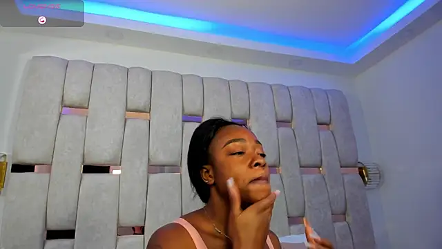 Snapshot of mia_schwarz chatting on January 19, 7:47 pm mia schwarz online show from January 19, 7:47 pm