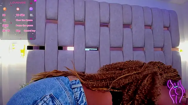 Snapshot of mia_schwarz chatting on February 1, 1:41 pm mia schwarz online show from February 1, 1:41 pm