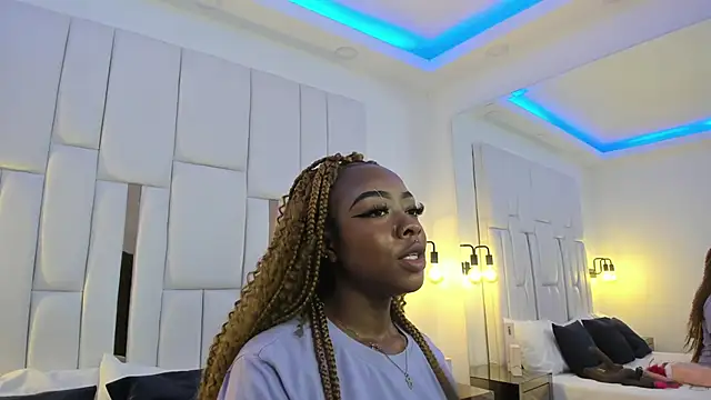 Snapshot of mia_schwarz chatting on February 2, 7:57 pm mia schwarz online show from February 2, 7:57 pm