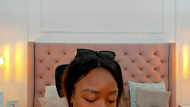 Snapshot of mia_schwarz chatting on September 9, 9:58 pm mia schwarz online show from September 9, 9:58 pm