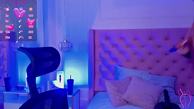 Snapshot of mia_schwarz chatting on September 15, 4:45 am mia schwarz online show from September 15, 4:45 am