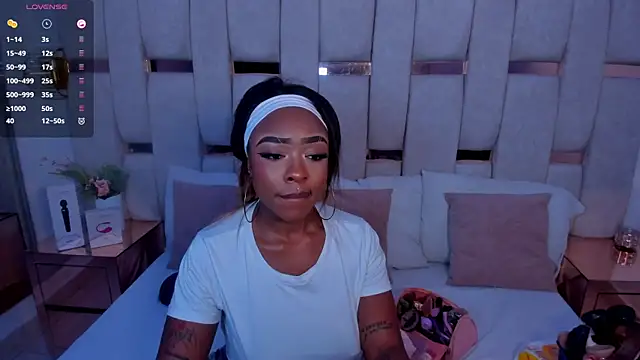 Snapshot of mia_schwarz chatting on September 29, 12:21 pm mia schwarz online show from September 29, 12:21 pm