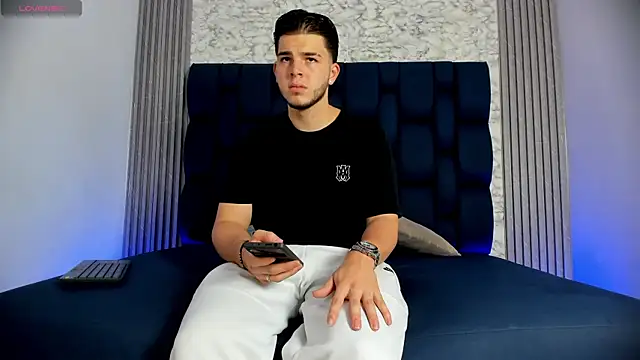 danielclarton1 online show from December 9, 5:30 pm