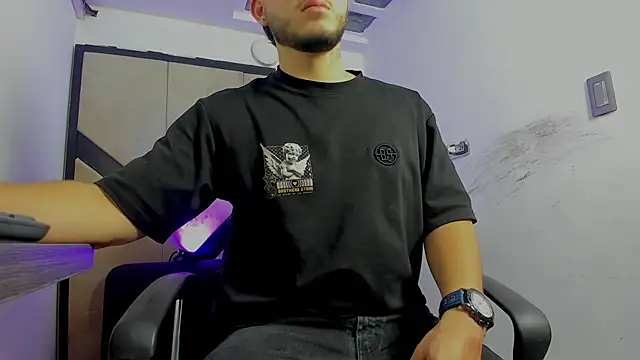 danielclarton1 online show from October 16, 12:44 am