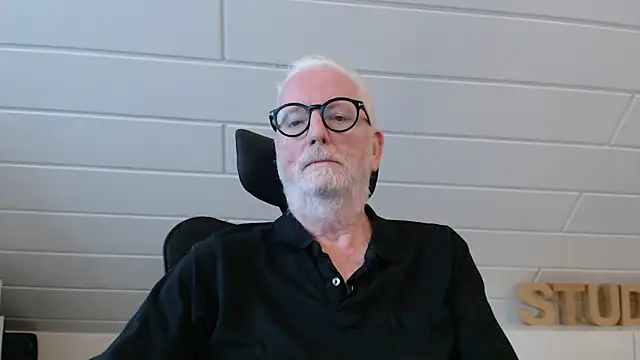 Greyhound70 online show from September 16, 8:04 am