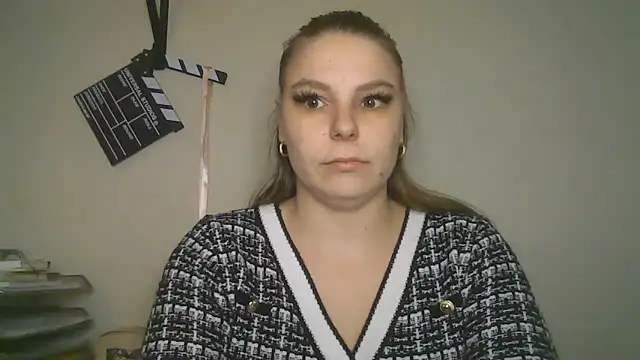 Snapshot of PetiteB_Official chatting on February 8, 5:50 pm PetiteB Official online show from February 8, 5:50 pm