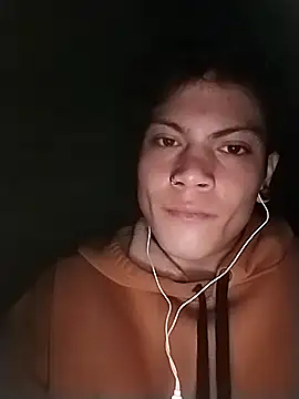 Snapshot of Xtrem3HARDxxx chatting on December 17, 7:29 am Xtrem3HARDxxx online show from December 17, 7:29 am