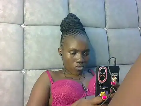 Snapshot of Slimthick900 chatting on January 23, 10:22 pm Slimthick900 online show from January 23, 10:22 pm