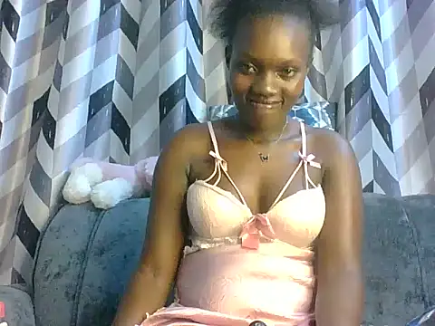 Snapshot of Slimthick900 chatting on March 7, 12:04 am Slimthick900 online show from March 7, 12:04 am