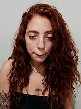 Snapshot of Sweet-diamondxxx chatting on February 8, 11:13 pm Sweet-diamondxxx online show from February 8, 11:13 pm