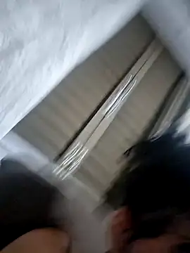 Snapshot of Sweet-diamondxxx chatting on April 6, 12:41 am Sweet-diamondxxx online show from April 6, 12:41 am