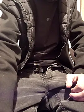 Snapshot of manuelsixnine01 chatting on January 11, 6:40 am manuelsixnine01 online show from January 11, 6:40 am