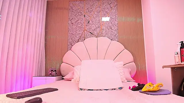 aisha sh online show from October 31, 12:06 pm