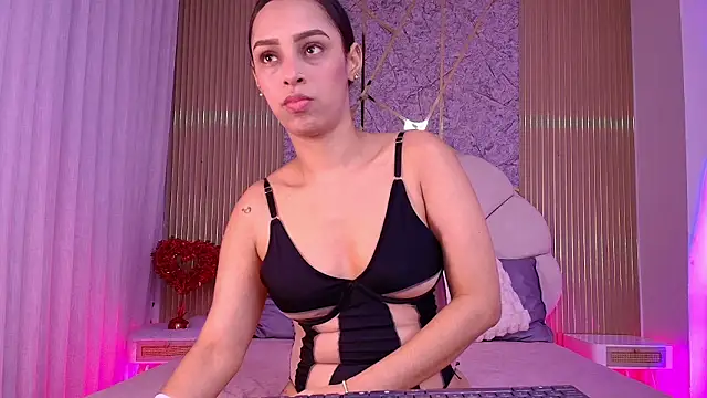 aisha sh online show from March 12, 12:00 pm