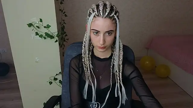 LittleFreya9 online show from February 3, 6:39 pm