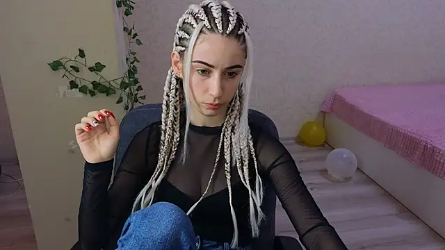 LittleFreya9 online show from February 4, 4:08 pm