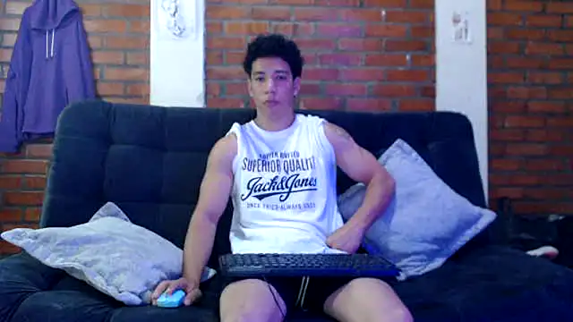 ethan noir online show from December 9, 8:54 pm