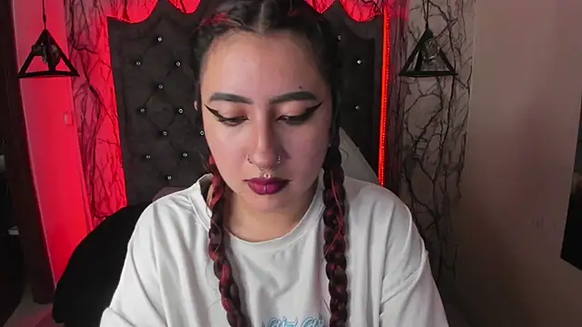 larissa01  online show from February 28, 3:15 am