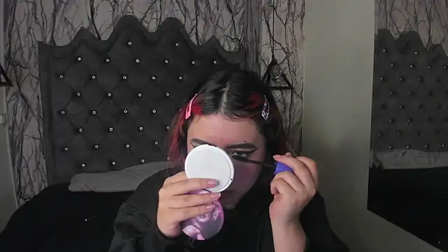 larissa01  online show from March 4, 3:11 am