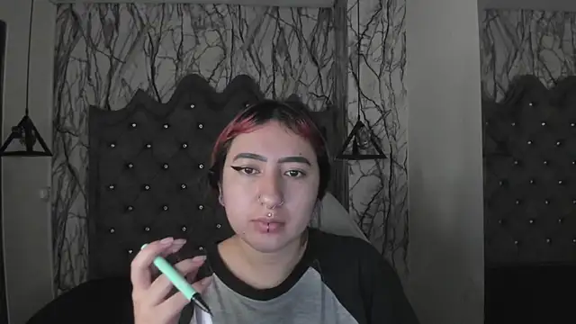 larissa01  online show from March 6, 3:13 am