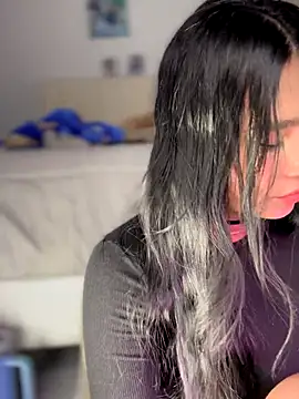 -Loren- online show from October 5, 10:57 am