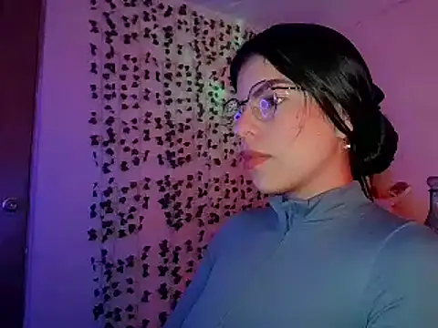 Snapshot of Adararose1 chatting on December 16, 4:05 pm Adararose1 online show from December 16, 4:05 pm