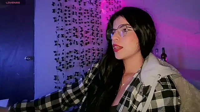 Snapshot of Adararose1 chatting on March 20, 11:45 pm Adararose1 online show from March 20, 11:45 pm