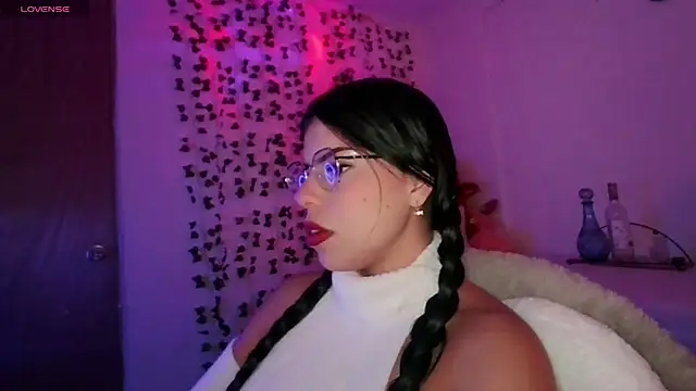 Snapshot of Adararose1 chatting on September 8, 6:07 pm Adararose1 online show from September 8, 6:07 pm