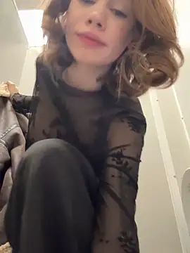 Snapshot of Street_young chatting on December 22, 5:32 pm Street young online show from December 22, 5:32 pm