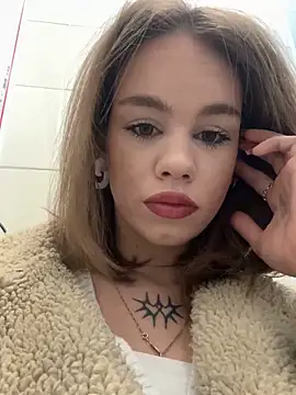 Snapshot of Street_young chatting on December 29, 12:45 pm Street young online show from December 29, 12:45 pm