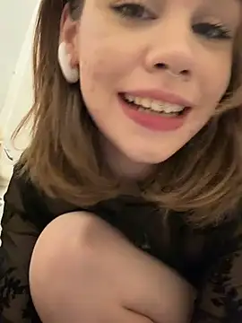 Snapshot of Street_young chatting on January 12, 2:19 pm Street young online show from January 12, 2:19 pm