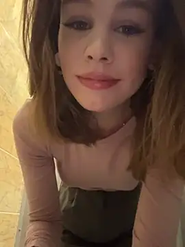 Snapshot of Street_young chatting on February 12, 11:18 am Street young online show from February 12, 11:18 am